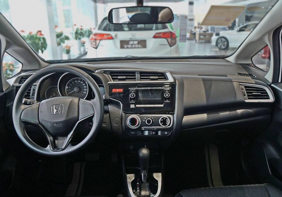 耐操省油动力好！这款平民超跑，月入5000就能买！