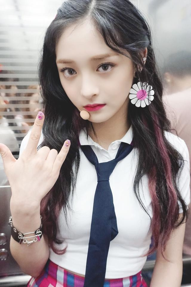 周洁琼被排挤 很努力的中国姑娘希望能被温柔对待