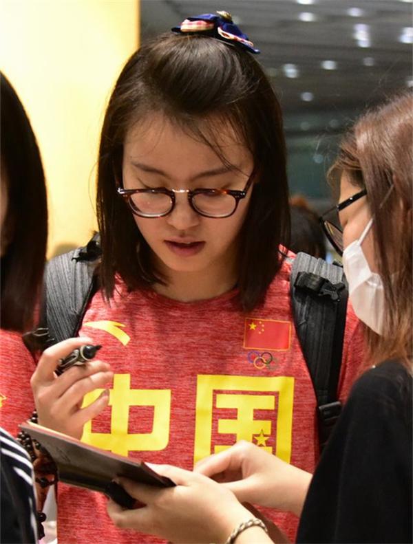 司马彦靠书法挣了3亿 傅园慧练字签名能值多少钱?