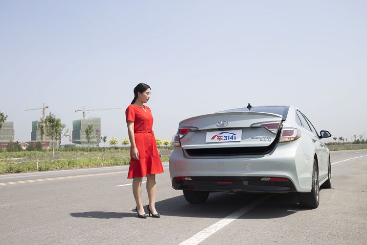 省油又方便 试驾北京现代索纳塔九混动版