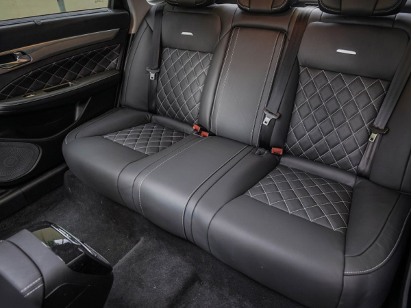 政府新一代专用车，2.0T配实木，仅14万力压合资车