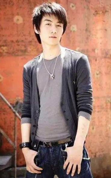 我们来分析下,干净少年杨洋为什么被黑成油腻