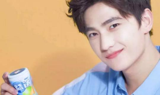 我们来分析下,干净少年杨洋为什么被黑成油腻