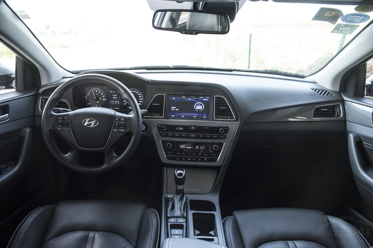 省油又方便 试驾北京现代索纳塔九混动版