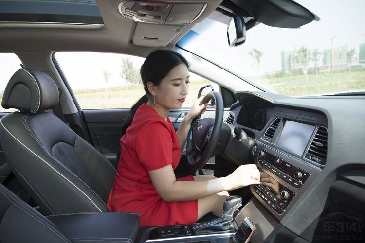 省油又方便 试驾北京现代索纳塔九混动版