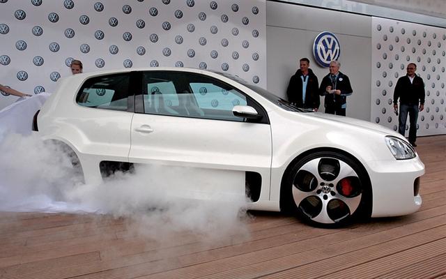 这台高尔夫，油耗20以上，但GT-R都看不到它尾灯