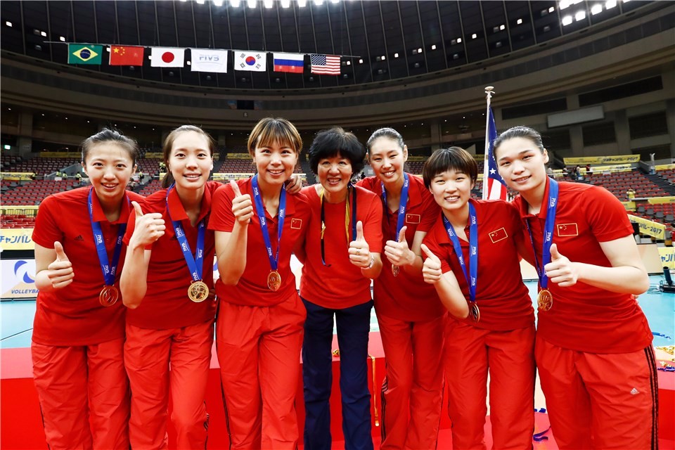 女排教练团队合影   (特别声明:以上文章内容仅代表作者本人观点,不