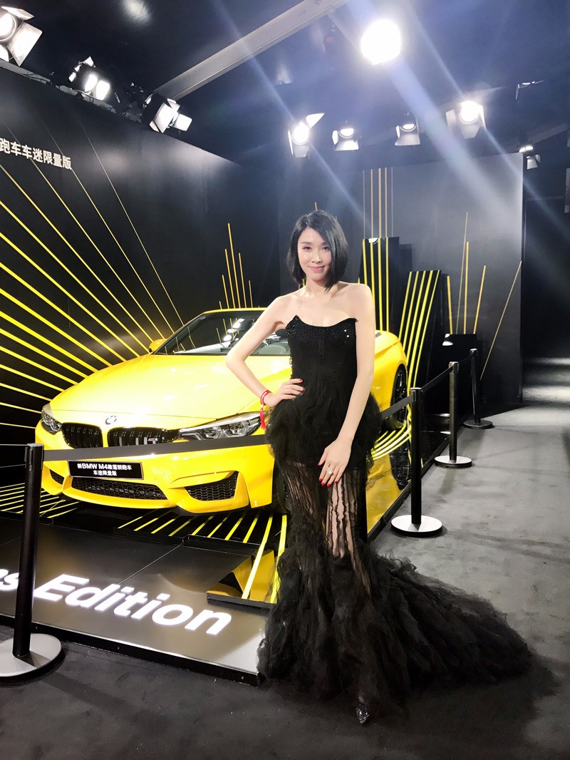 陈丽娜助阵芭莎明星慈善夜 透视鱼尾裙尽展身材_新浪看点