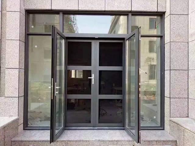 4,塑钢推拉门