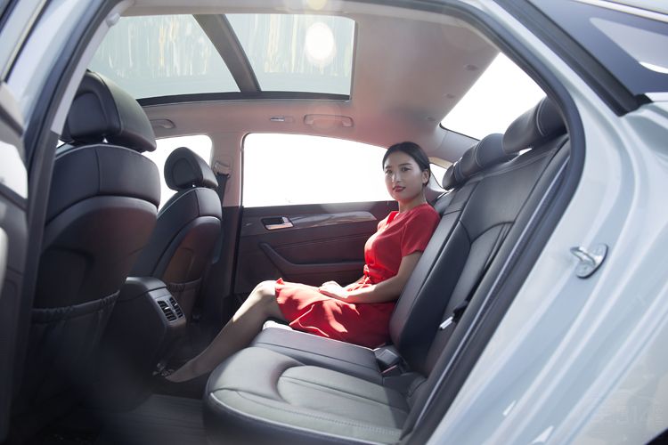 省油又方便 试驾北京现代索纳塔九混动版