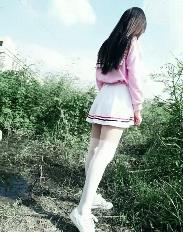 17岁不高冷妹子,大长腿
