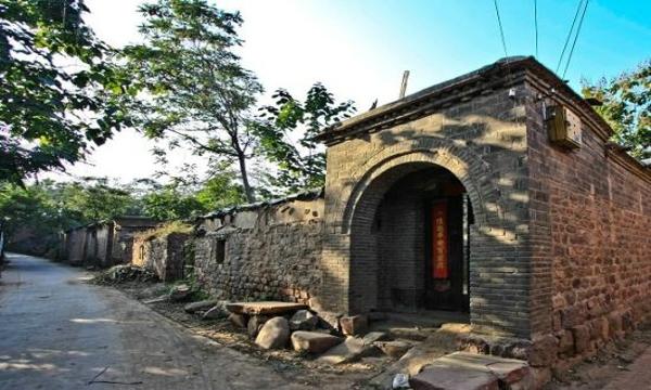 做为石家庄人,大家应该知道,咱们石家庄是一个年轻的城市历史不算悠久