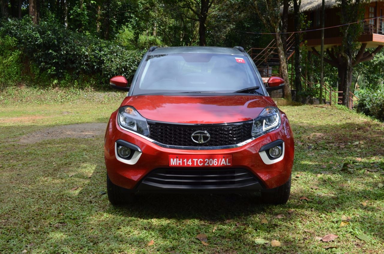 塔塔是印度主流汽车生产商之一,也是捷豹路虎的母公司.