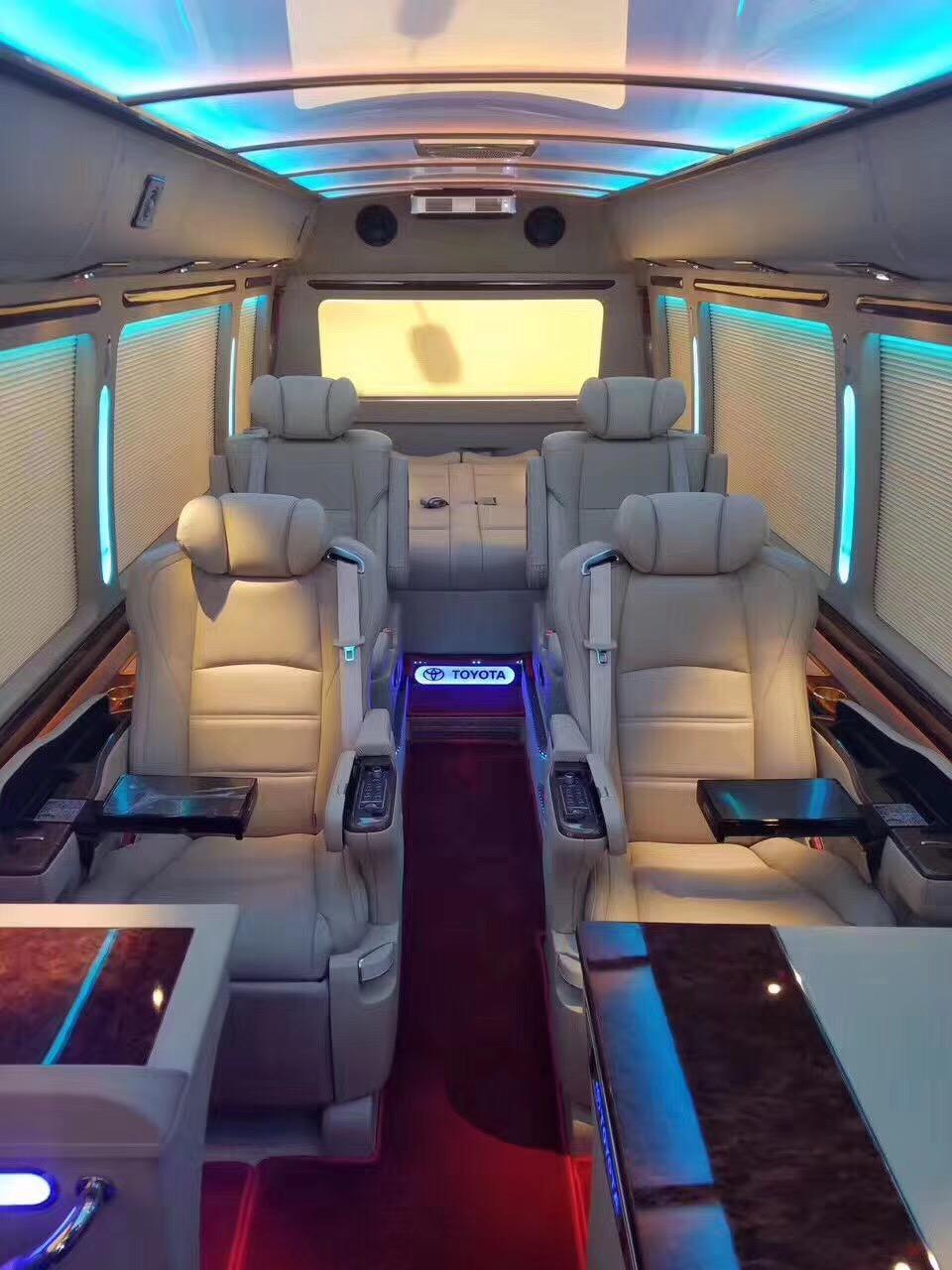 政府专用座驾，大巴的榜样，低调的外观是最好的诠释