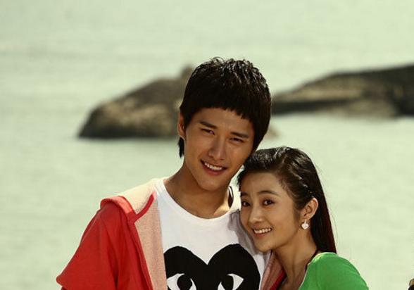 笑起来也是好甜,当年小编可粉她和朱梓骁这对cp呢.