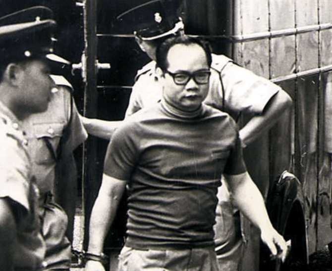 他于上世纪60年代初随难民潮涌入香港,以"字花档"(赌)起家,后改做"粉