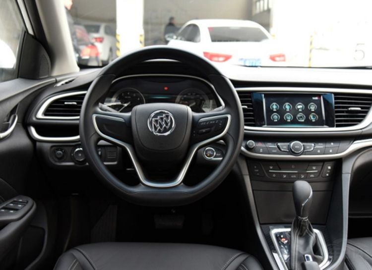 究竟谁能领跑智能时代？ 4款中级车大比拼