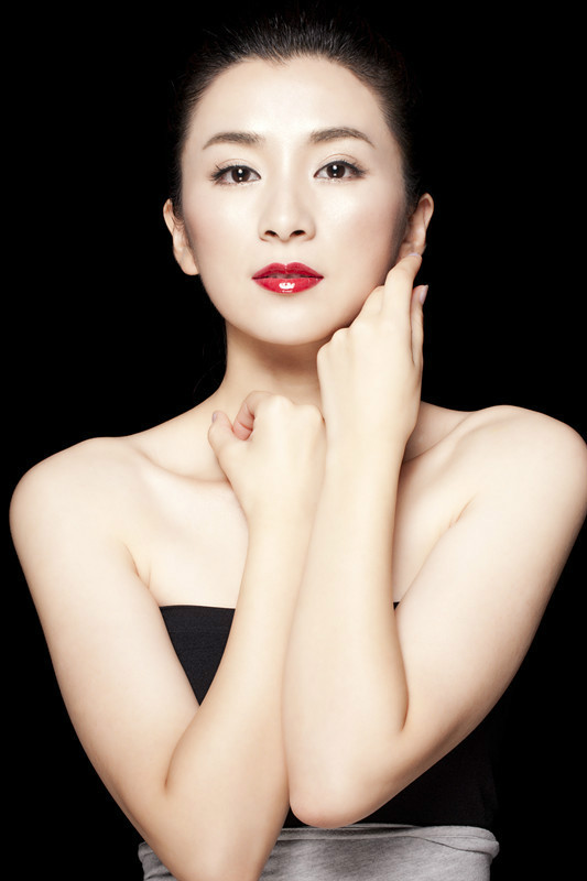 刘庭羽化身刚毅美女战士领衔铁血荣耀