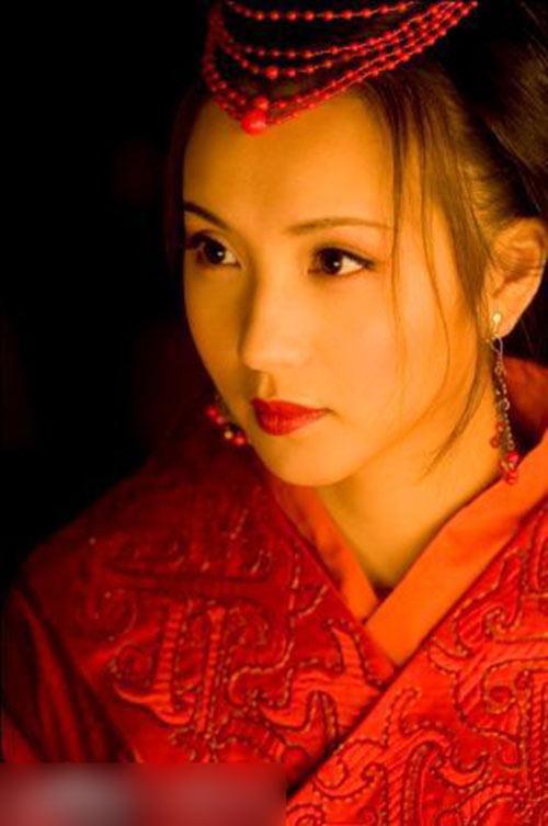 古装红娘子待嫁,郑爽垫底,赵丽颖新剧装扮美爆屏!