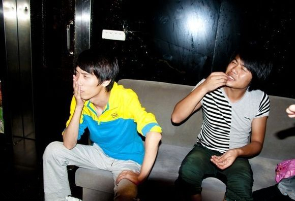 lol小智终于要现身了 在葫芦岛跟网友玩躲猫猫