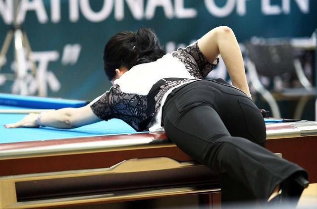 九球天后潘晓婷紧身裤凹凸下面是车侑蓝天后潘晓婷vs韩国车侑蓝 颜值