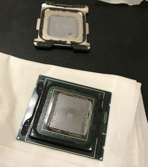intel12核心i97920x首次开盖钎焊梦碎还是硅脂