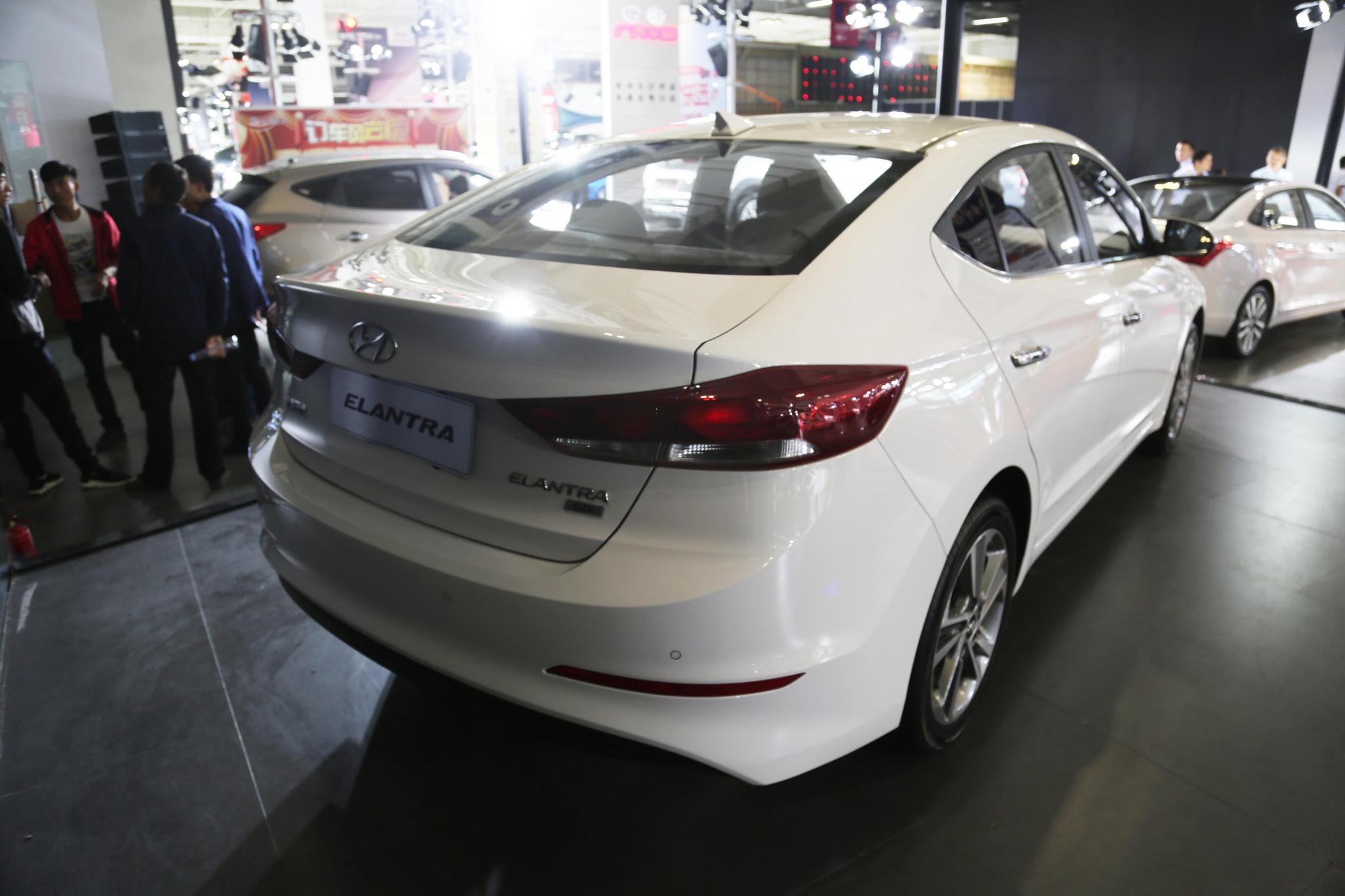 北京现代领动10万级别中级轿车车展实拍