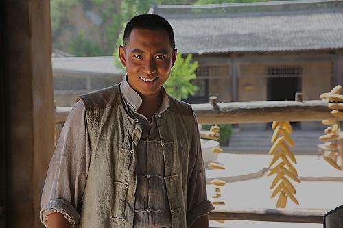 同是特种兵主演, 今一个当导演身价过亿, 一个衰落沦为绿叶