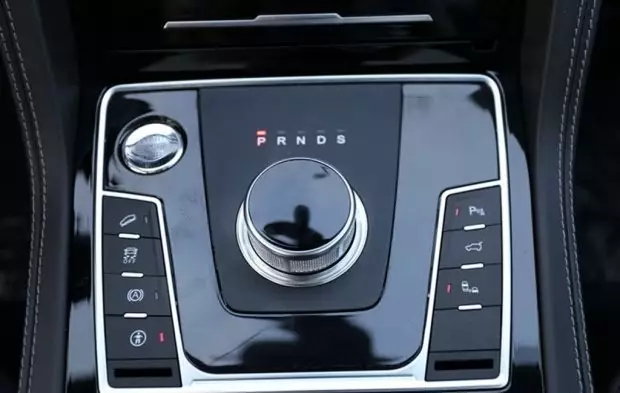 每日车事：这辆SUV比汉兰达大一圈，还便宜好几万！