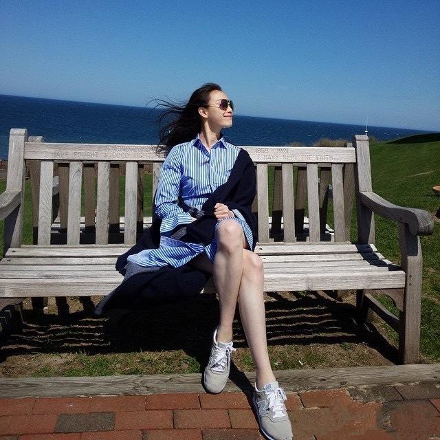 脱下礼服的女神倪妮，私下原来最爱穿它？赶紧学