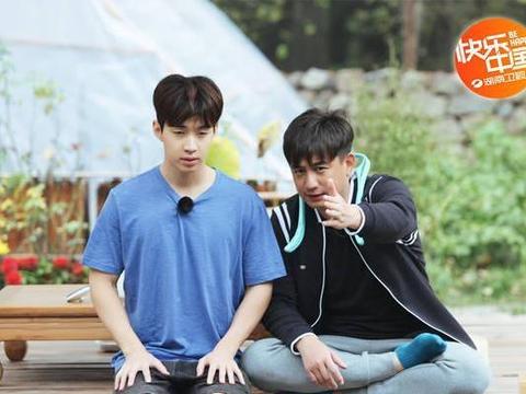 张艺兴叫黄磊师父,刘宪华叫黄磊爸爸,黄磊更喜