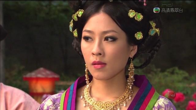 裸奔 如今成辣妈仍坚持工作2015年出演电视剧《使徒行者》饰演莫羡昕