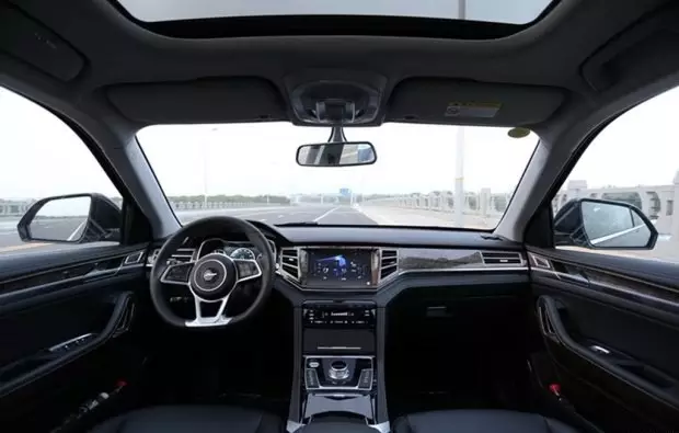 每日车事：这辆SUV比汉兰达大一圈，还便宜好几万！