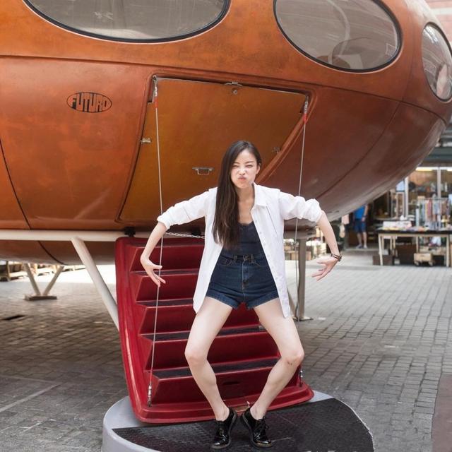 脱下礼服的女神倪妮，私下原来最爱穿它？赶紧学