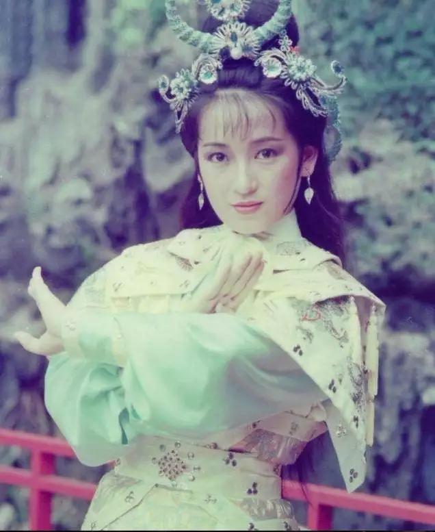 《花开月正圆》吴聘被胡咏梅毒死,但助推的却是亲娘