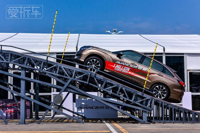 面对坡度高达45%的仰天坡，冠道竟只派出入门版应战