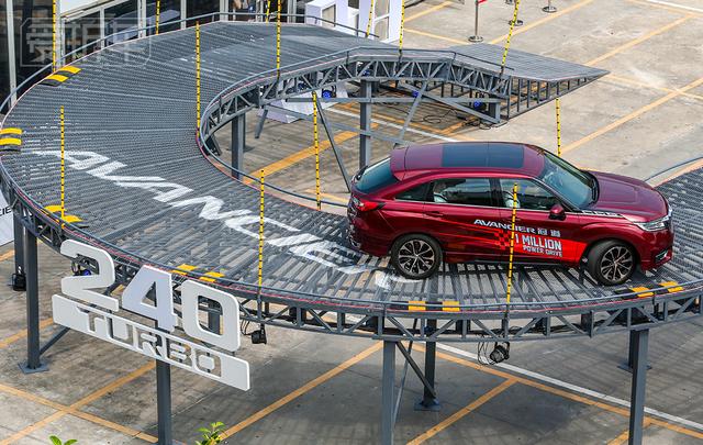 面对坡度高达45%的仰天坡，冠道竟只派出入门版应战