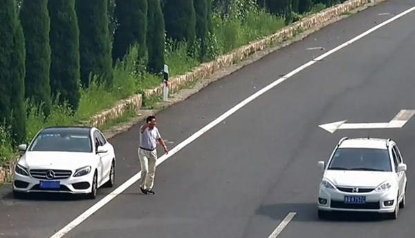 高速路上老被别车怎么忍，遇到这些情况，可别太认真