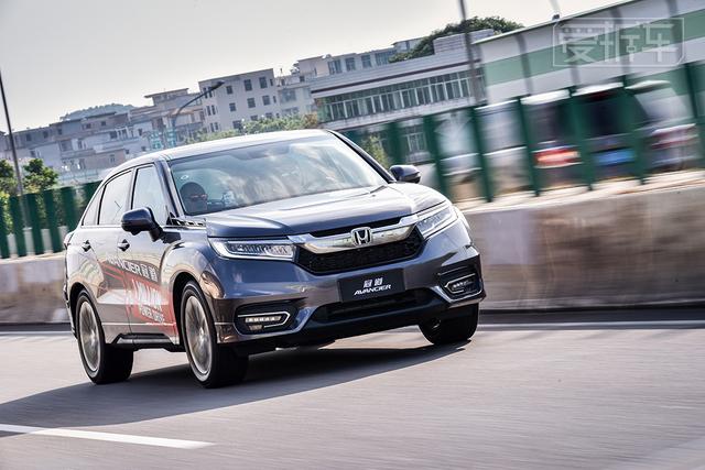 面对坡度高达45%的仰天坡，冠道竟只派出入门版应战