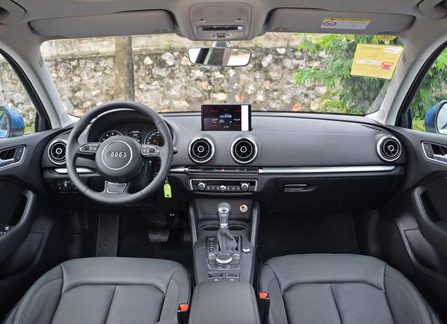 30岁家庭事业双丰收，还能开上这几款车，过得不错了