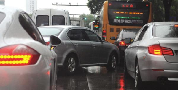 高速路上老被别车怎么忍，遇到这些情况，可别太认真