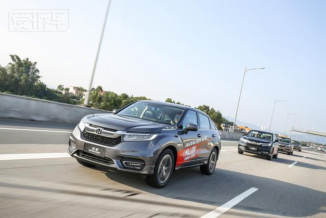 面对坡度高达45%的仰天坡，冠道竟只派出入门版应战