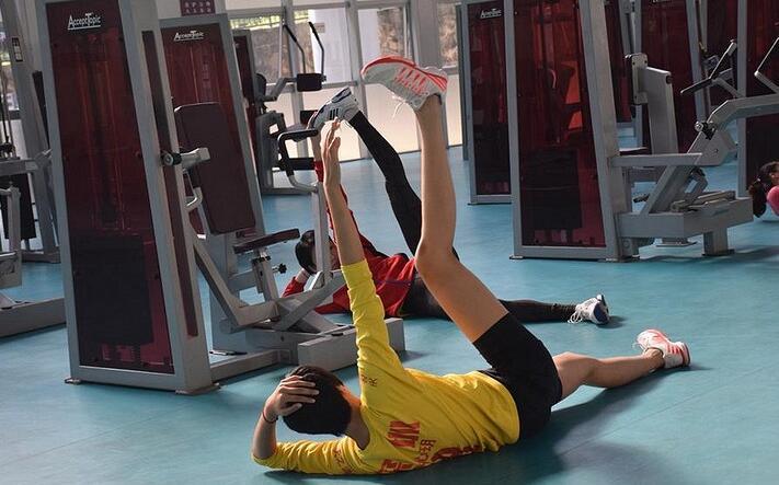 差3厘米很多人都希望自己能够更高点不是矮点,袁心玥却从不以身高为喜