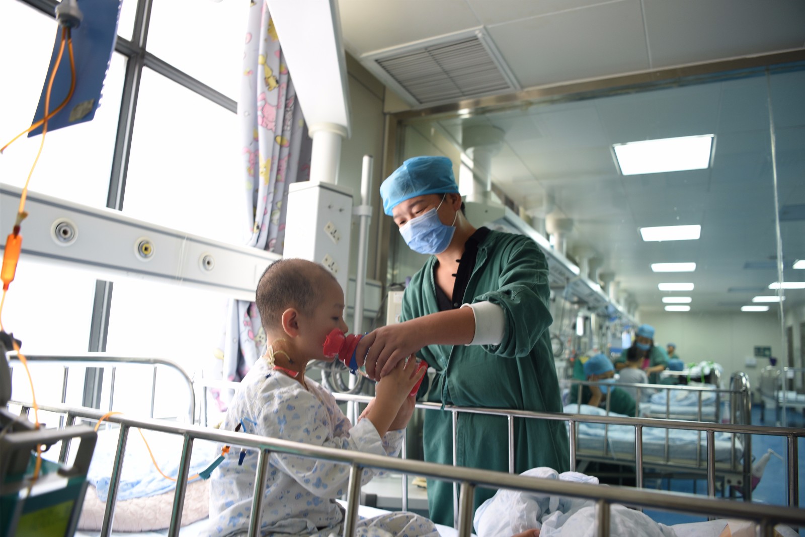 白血病儿治疗4年病情复发不堪压力母亲离去