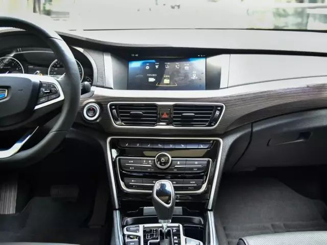 这三款平民轿车内饰最上档次，最后一款吊打迈腾