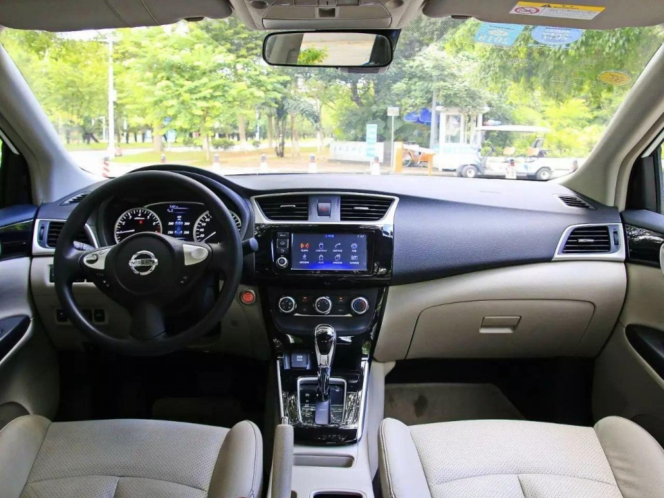 9.98万起，外形漂亮、空间大油耗低，月销35000多台