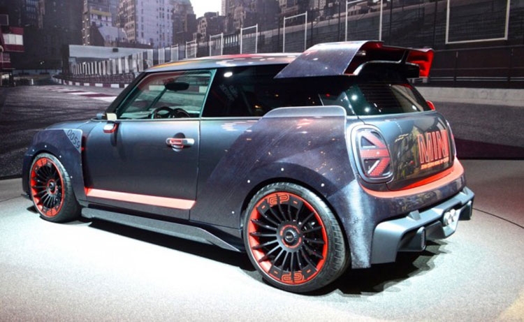 晚礼服配塑料拖鞋—法兰克福最惹眼的5款概念车