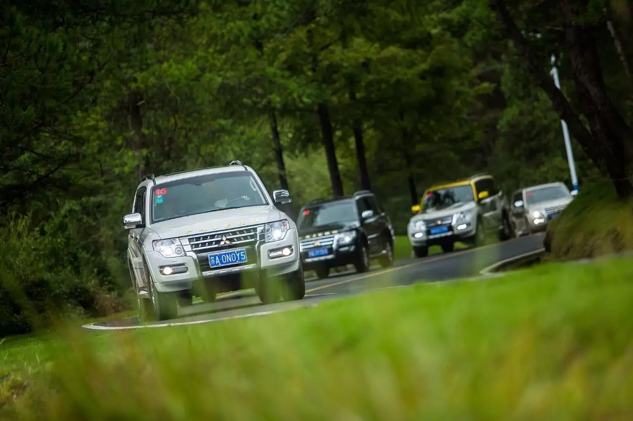 青藏公路上能够和普拉多PK的也就只有它了