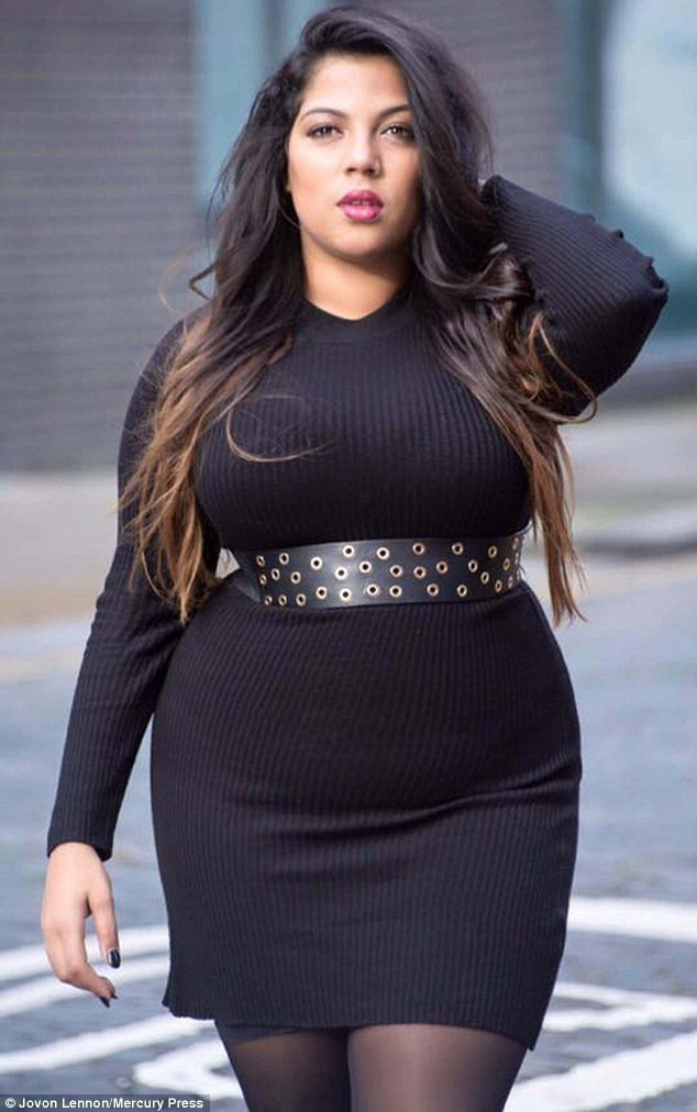 丰乳肥臀没有马甲线 这样的超大码模特你喜欢吗?