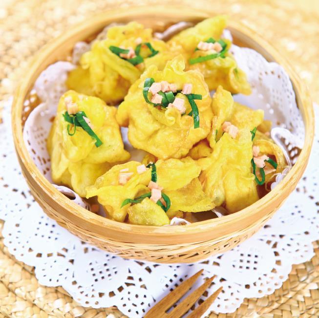 荷包里脊 形似荷包,皮酥馅嫩,味道咸香